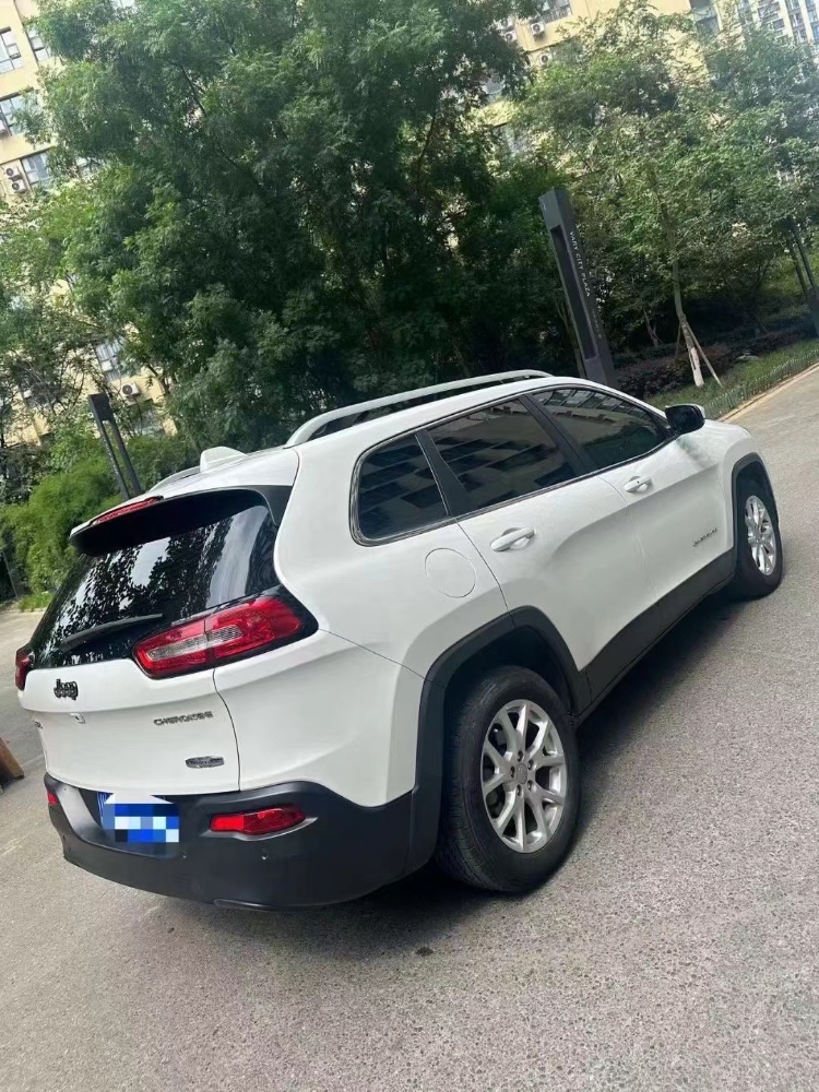 成都17年Jeep自由光8