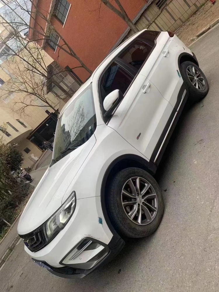 成都20年吉利博越2