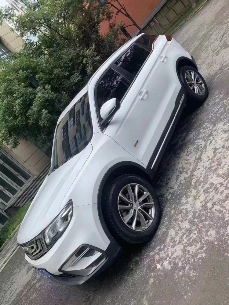 成都19年吉利博越2