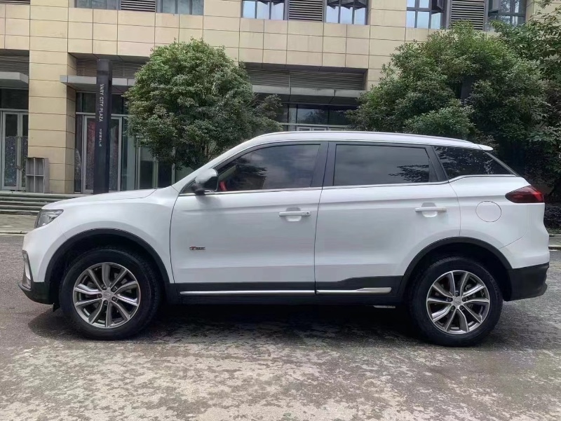 成都19年吉利博越3