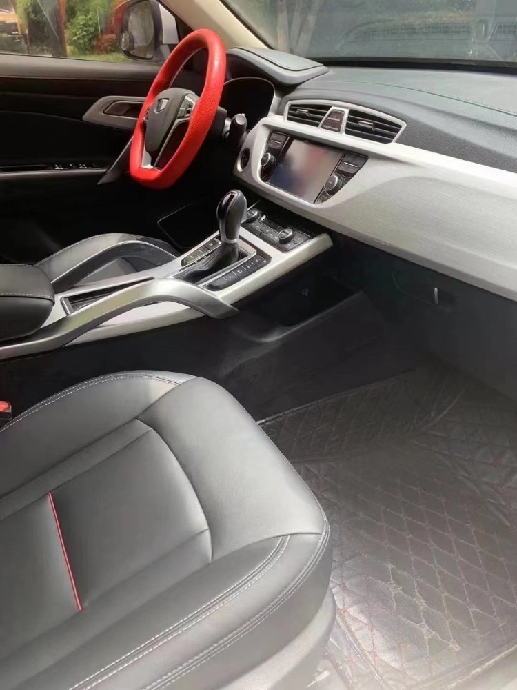 成都19年吉利博越6