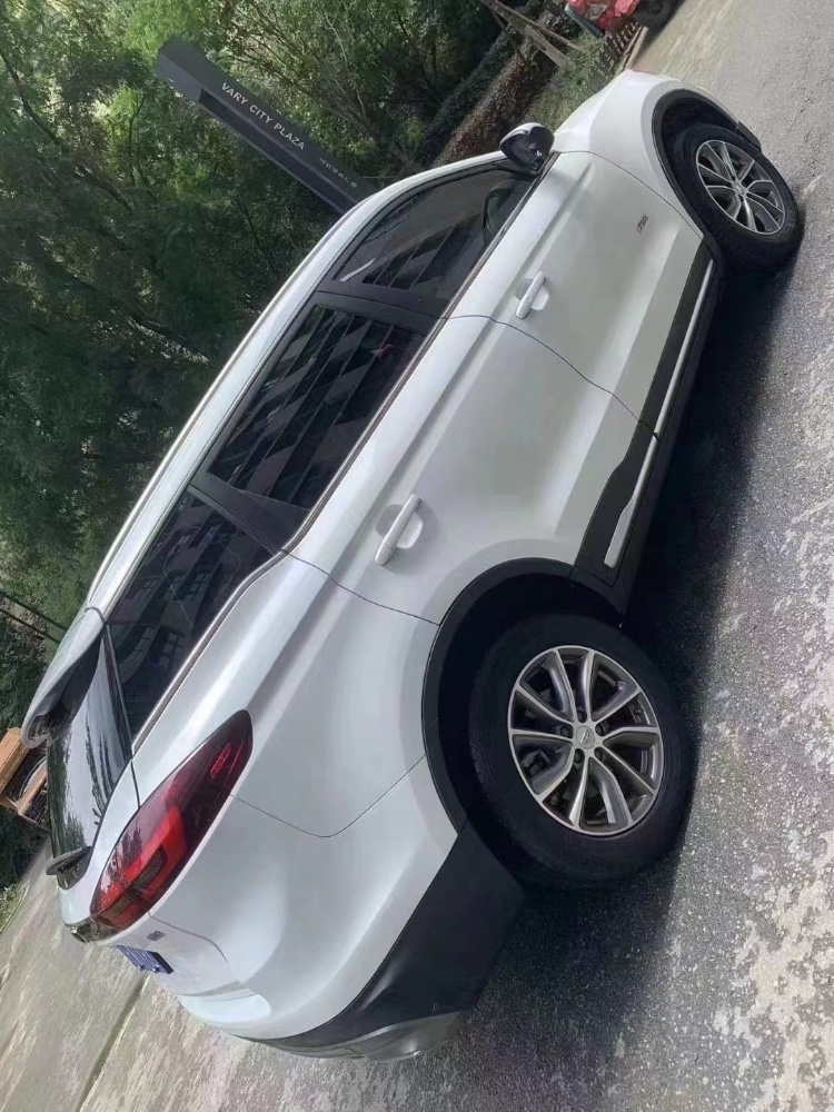 成都19年吉利博越8