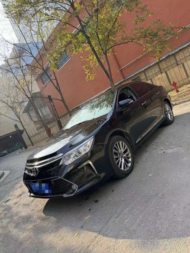 成都17年丰田凯美瑞2