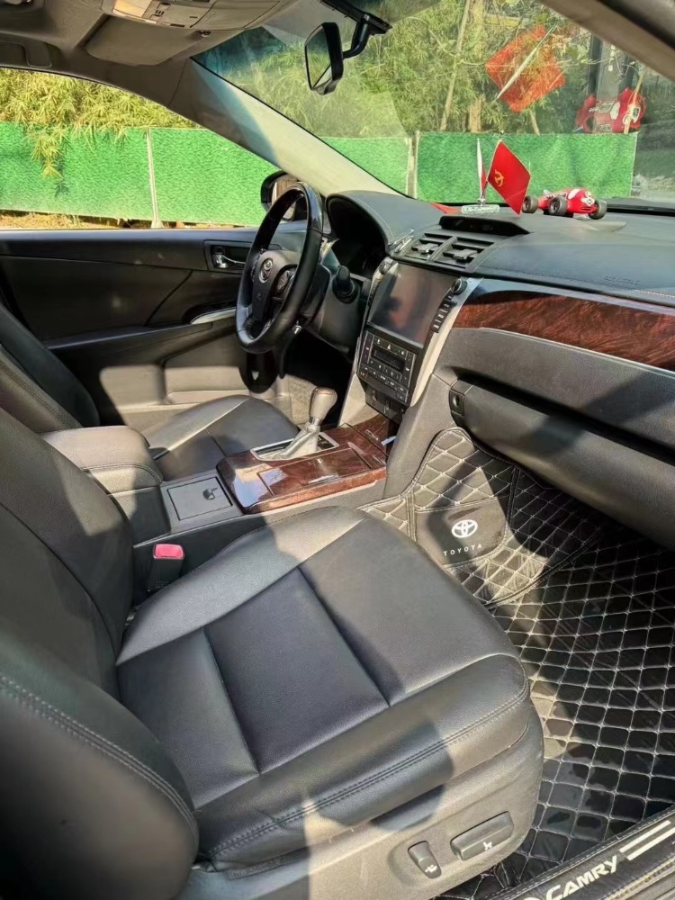 成都17年丰田凯美瑞6