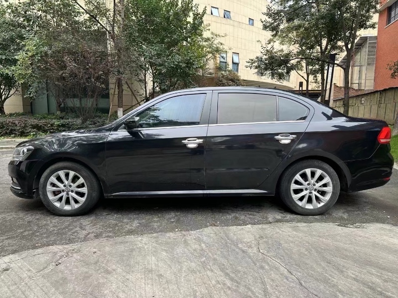 成都17年大众朗逸3