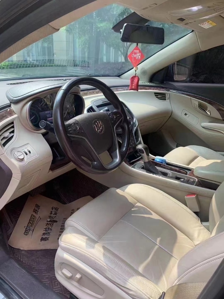 成都15年别克君越4