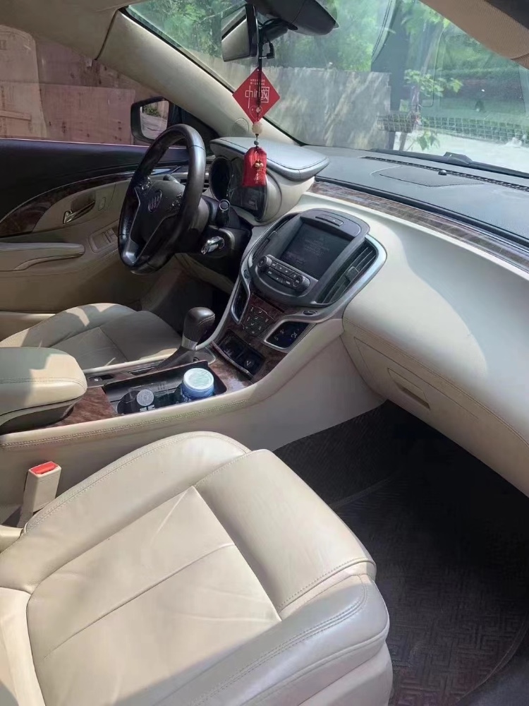 成都15年别克君越5