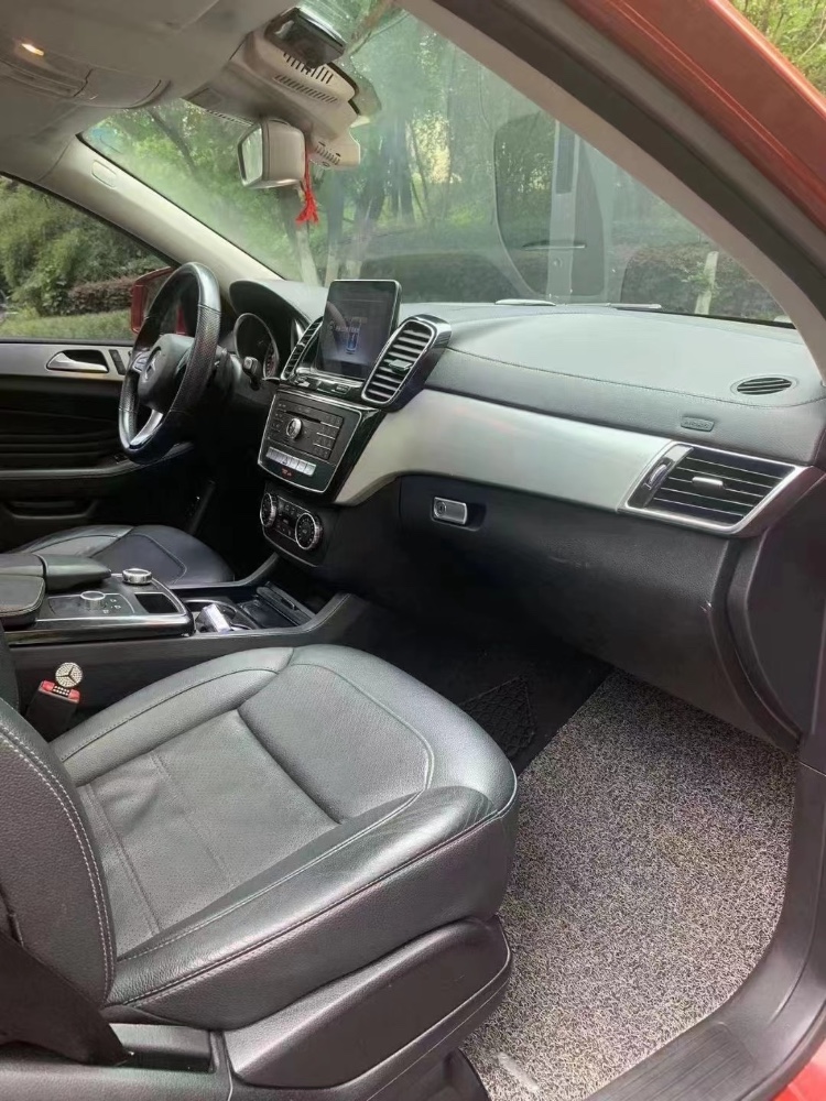 成都17年奔驰GLE5