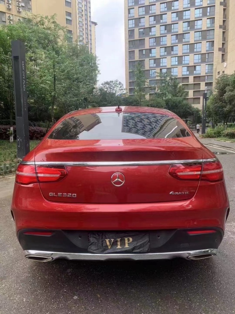 成都17年奔驰GLE9