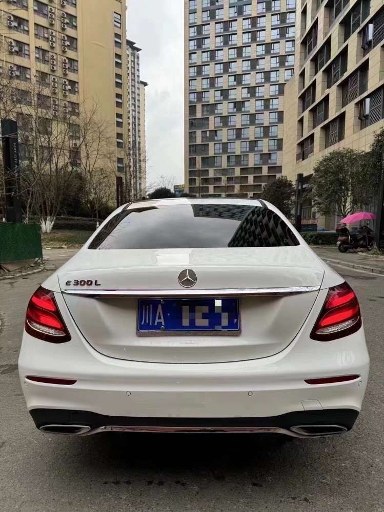 成都20年奔驰E9