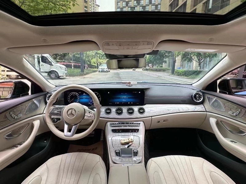 成都22年奔驰CLS5