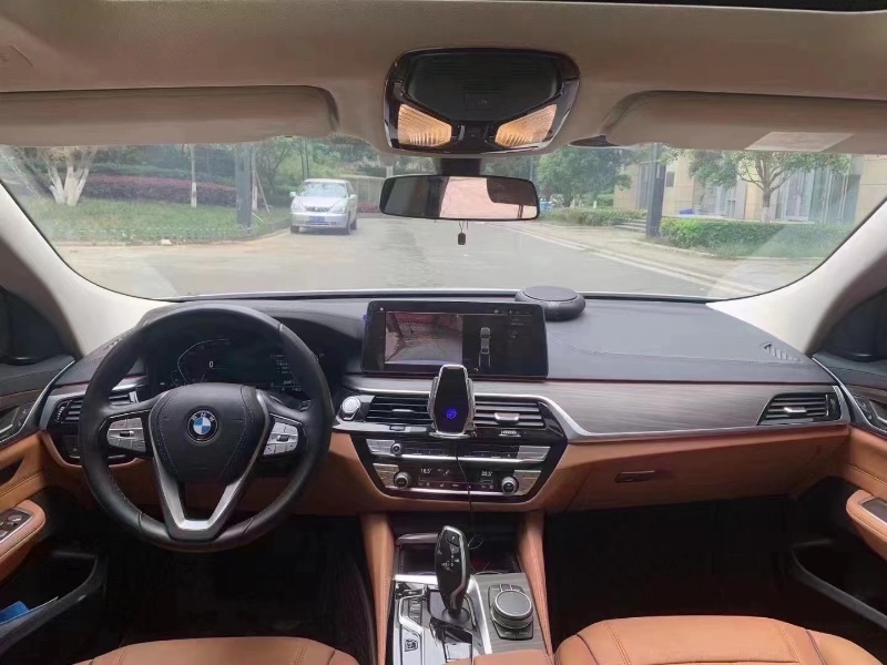 成都21年宝马6系GT5