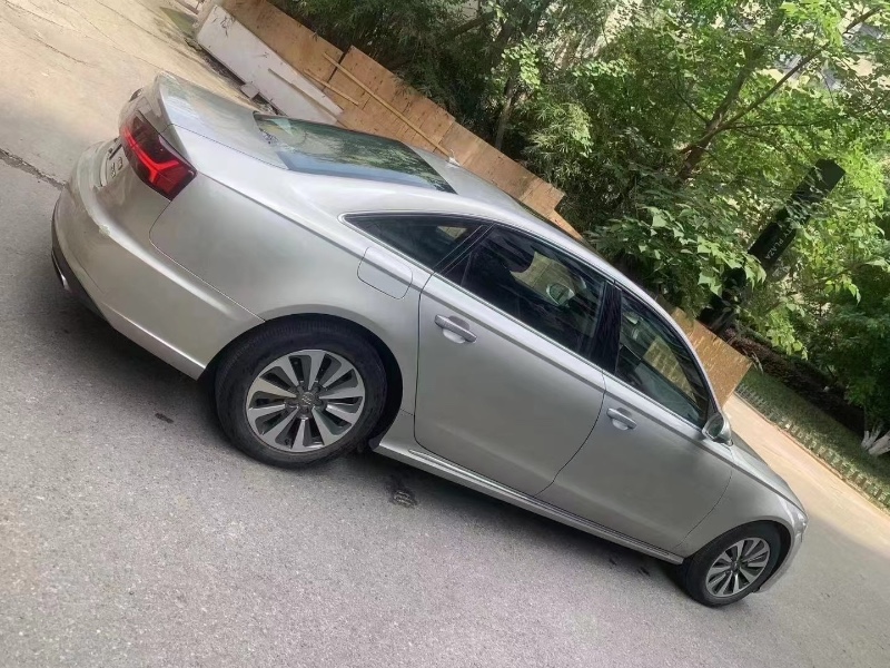 成都16年奥迪A6L8