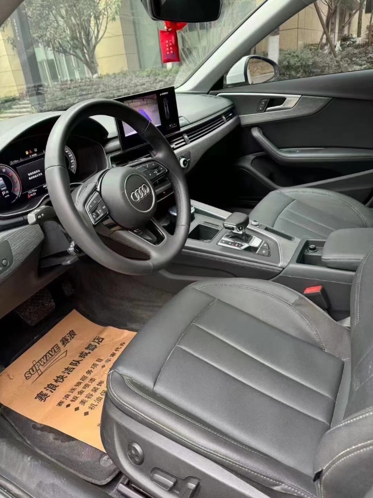 成都22年奥迪A4L4