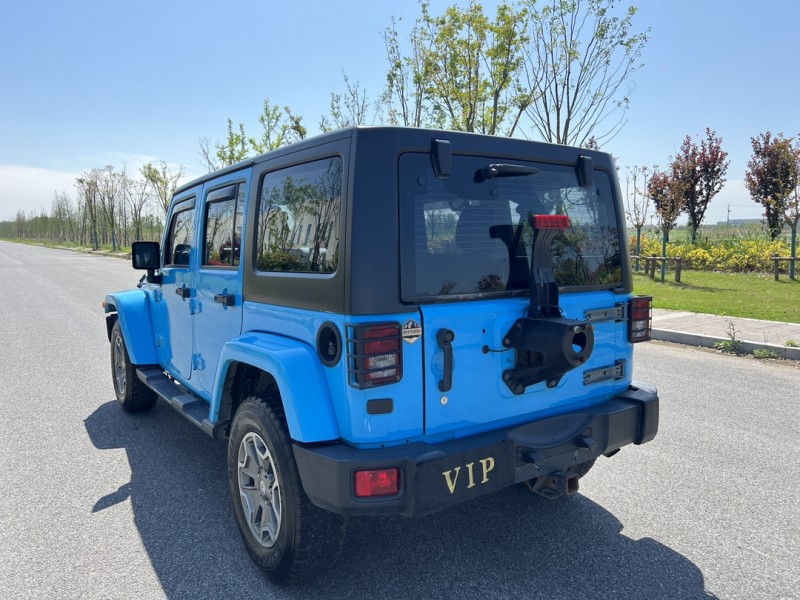 鹽城18年Jeep牧馬人9