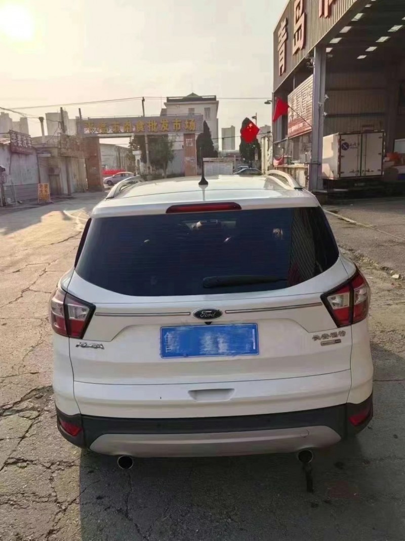 青岛18年福特翼虎6