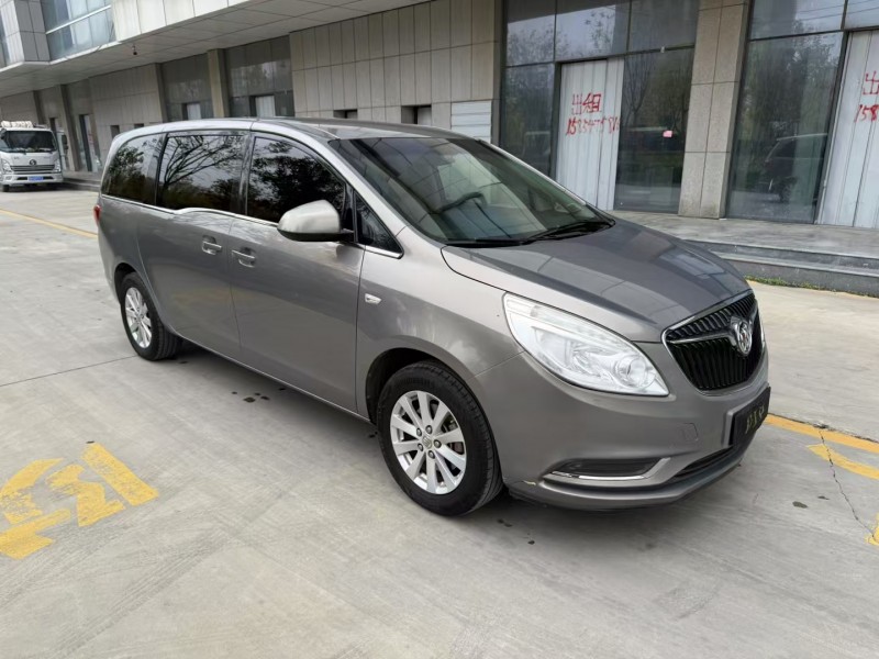 济宁17年别克GL83