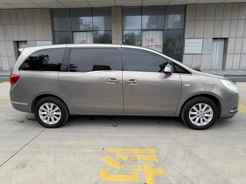 济宁17年别克GL87