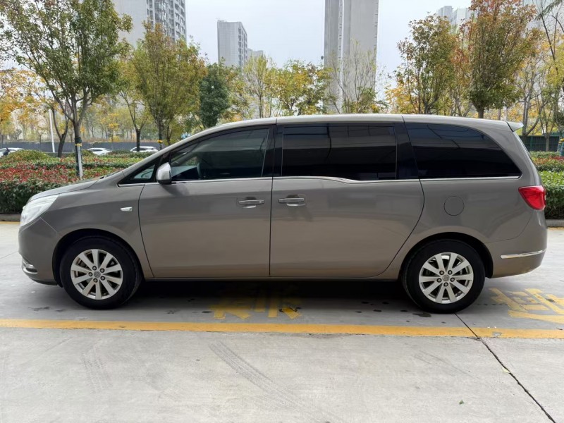 济宁17年别克GL88