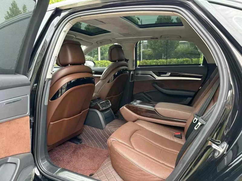 徐州18年奥迪A8L4