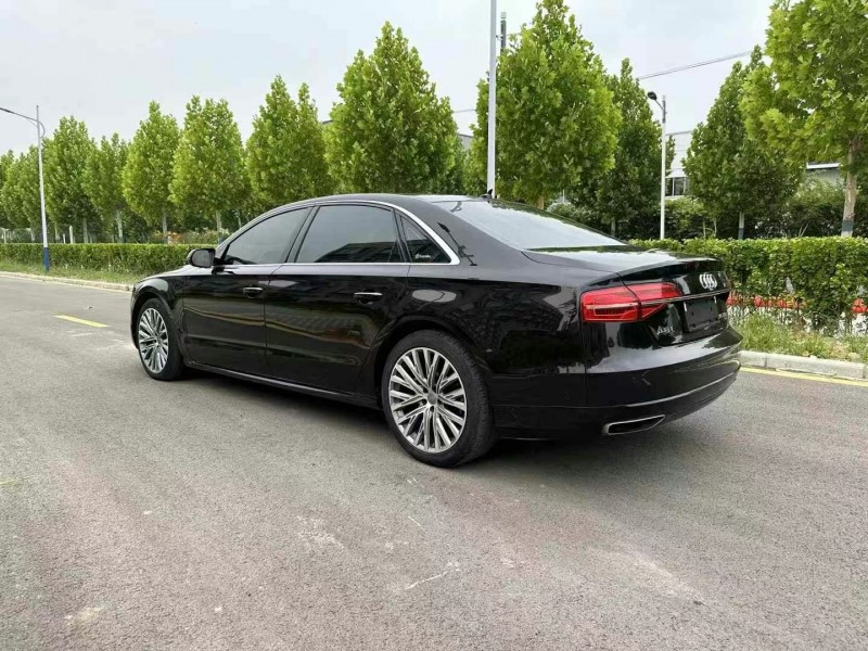 徐州18年奥迪A8L7