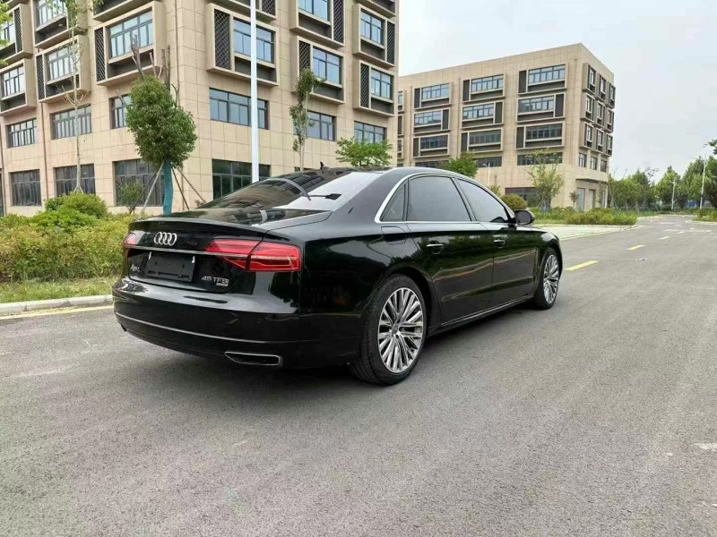 徐州18年奥迪A8L8