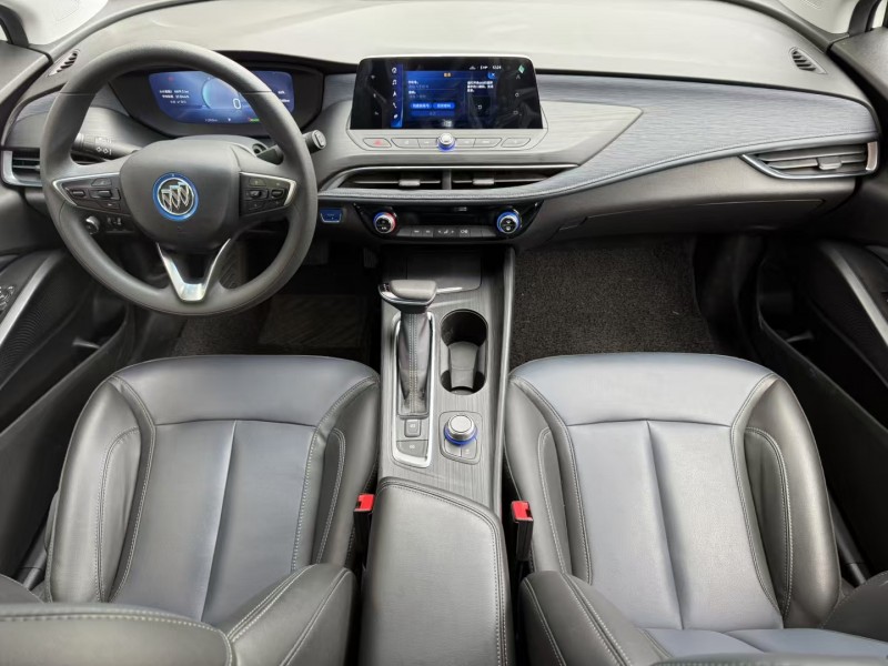 济宁23年别克微蓝5