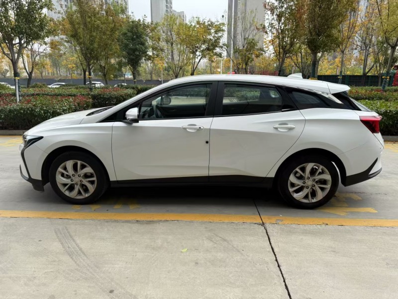 济宁23年别克微蓝7