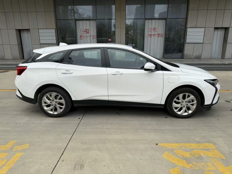 济宁23年别克微蓝8