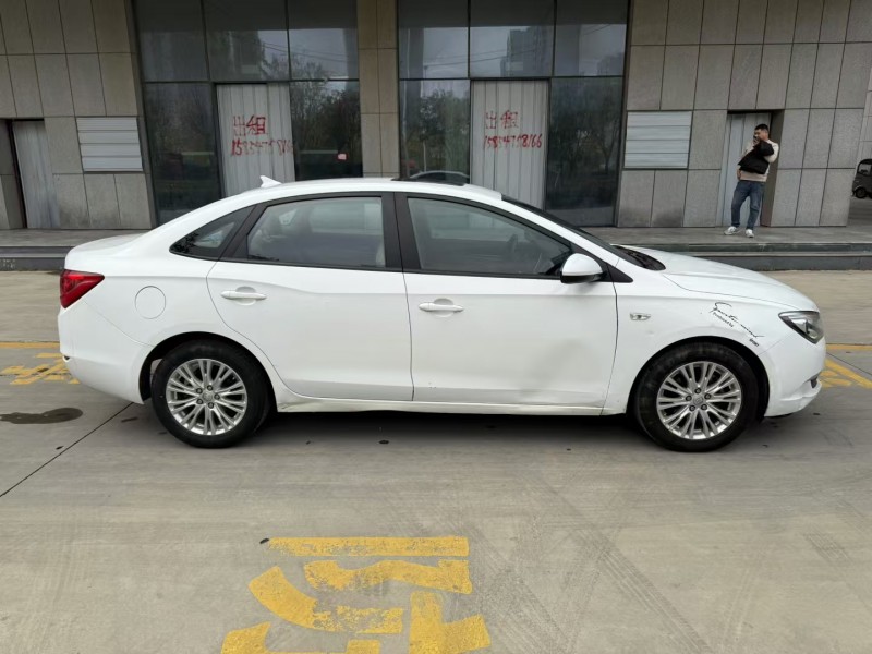 济宁16年别克英朗GT7