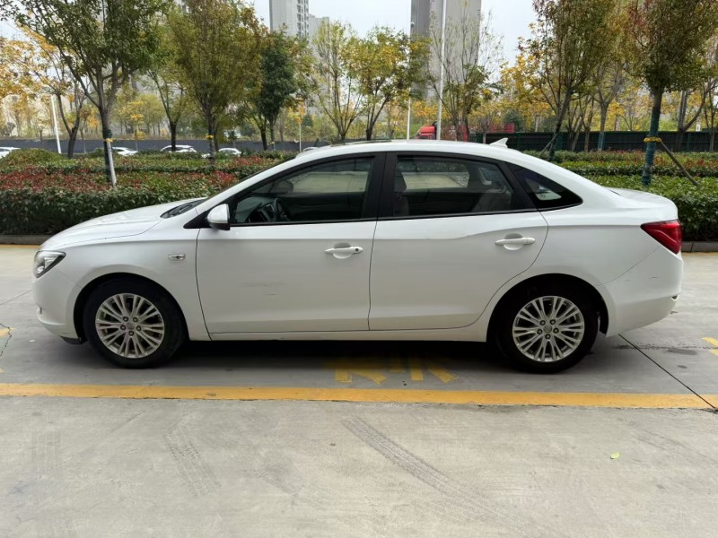 济宁16年别克英朗GT8