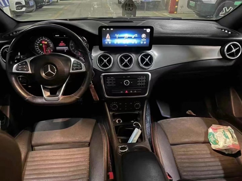 成都16年奔驰CLA2