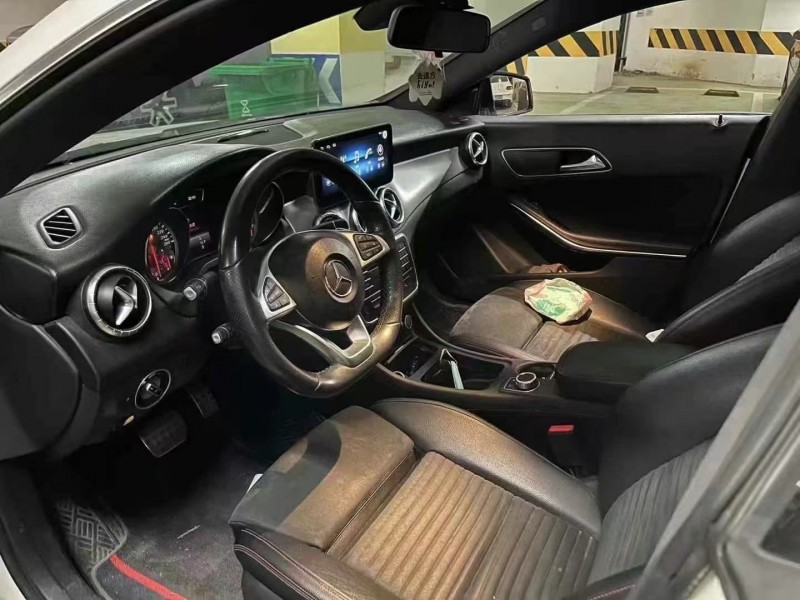 成都16年奔驰CLA7