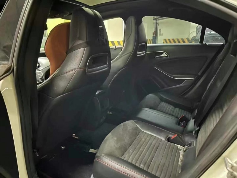 成都16年奔驰CLA9