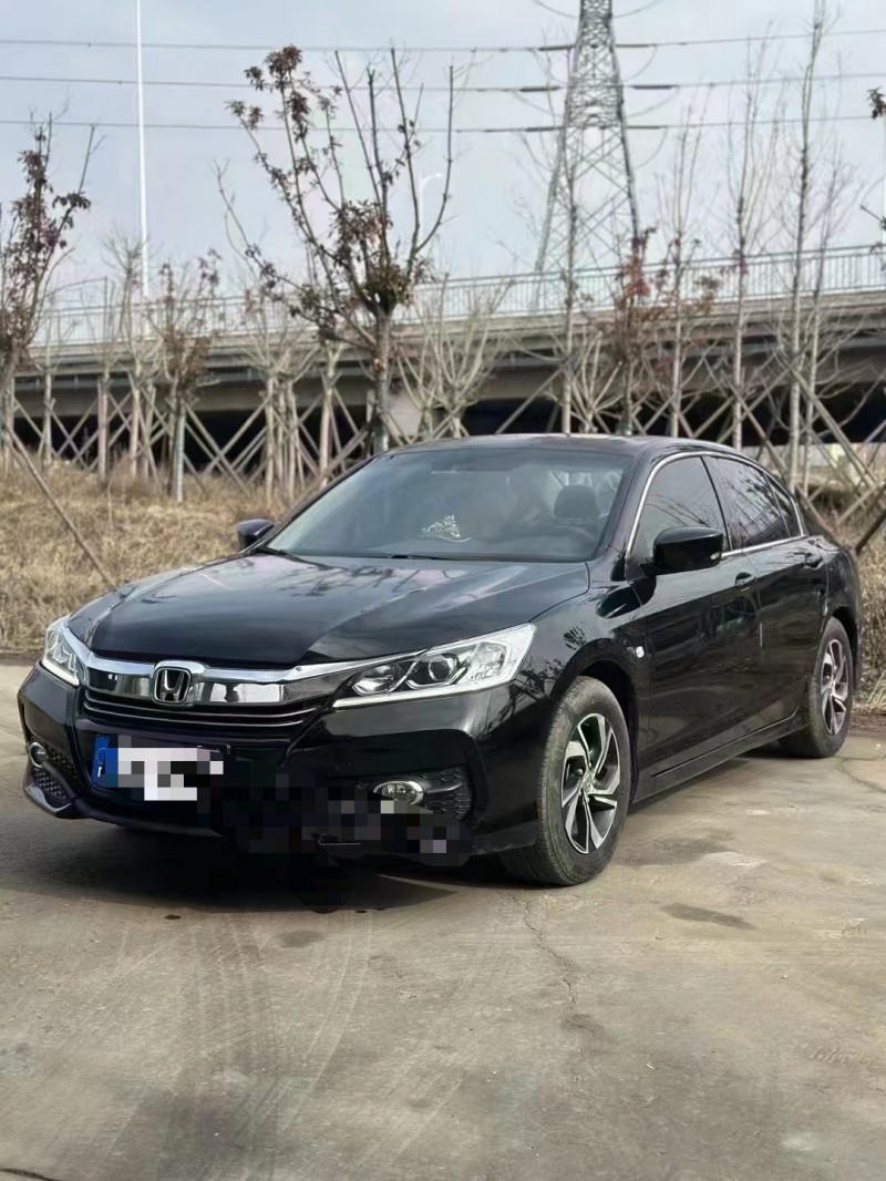 青岛18年本田雅阁2