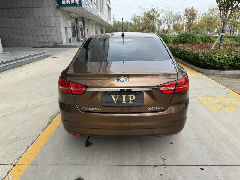 济宁17年福特福睿斯9