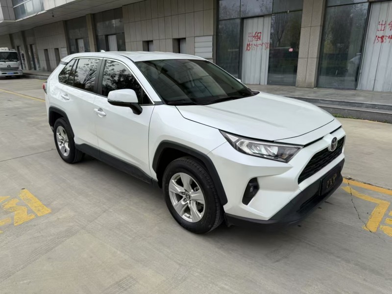 济宁23年丰田RAV43