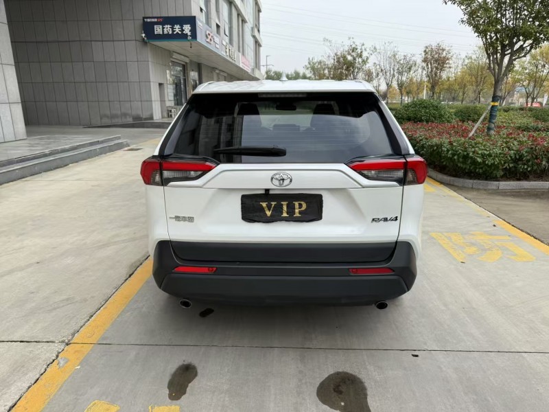 济宁23年丰田RAV49