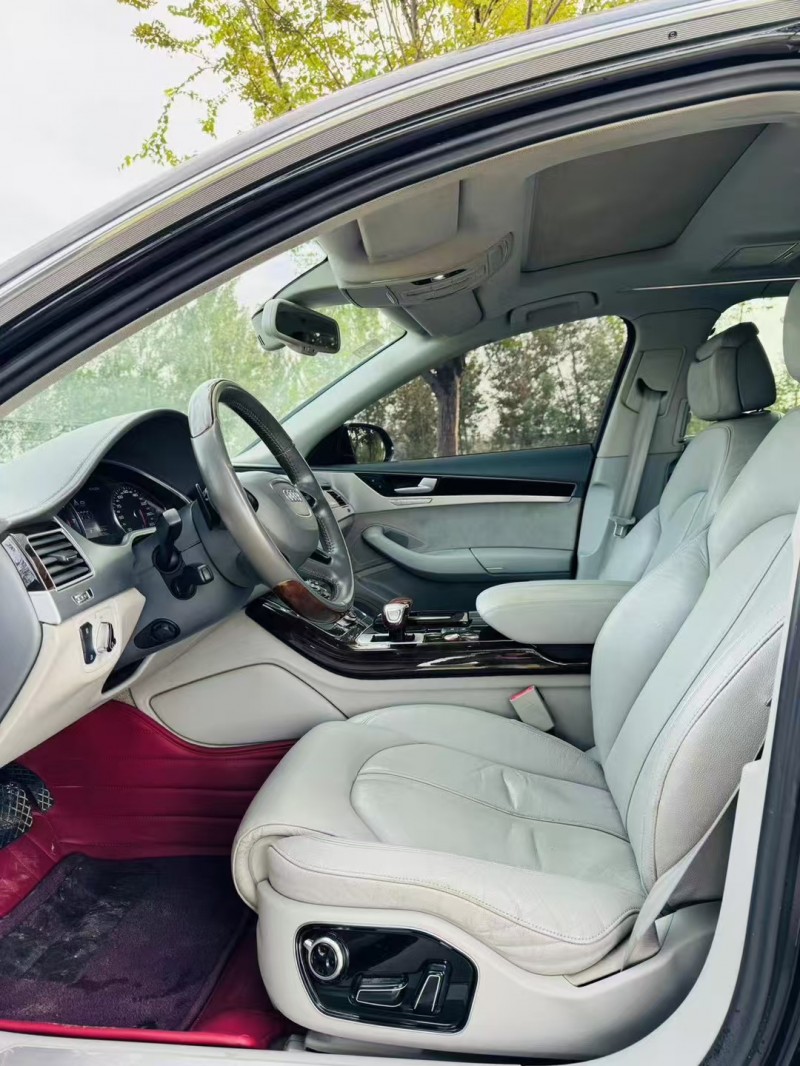 济宁14年奥迪A8L7