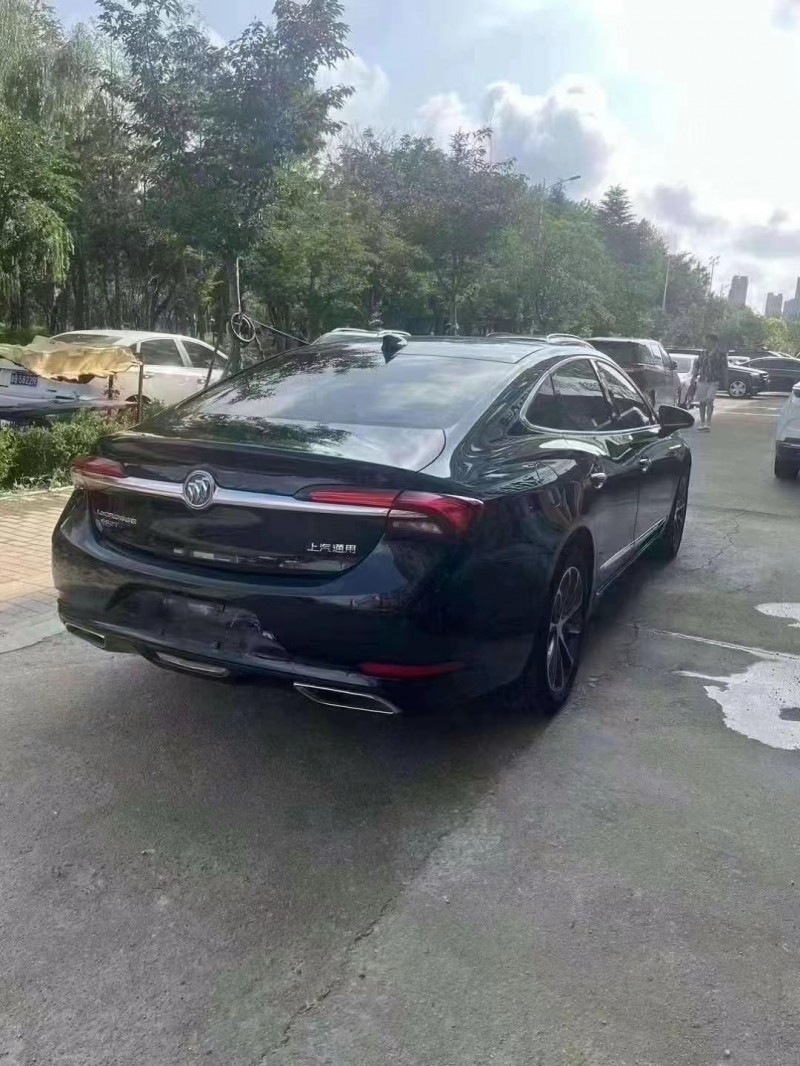 青岛20年别克君越7