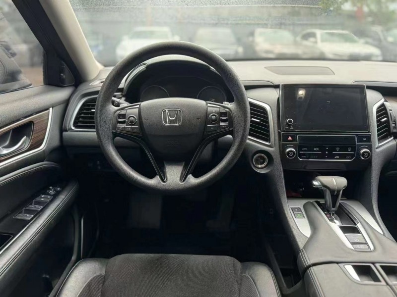 广州17年本田冠道8