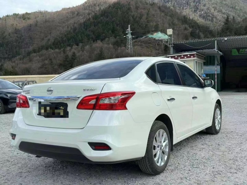甘孜22年日產軒逸8