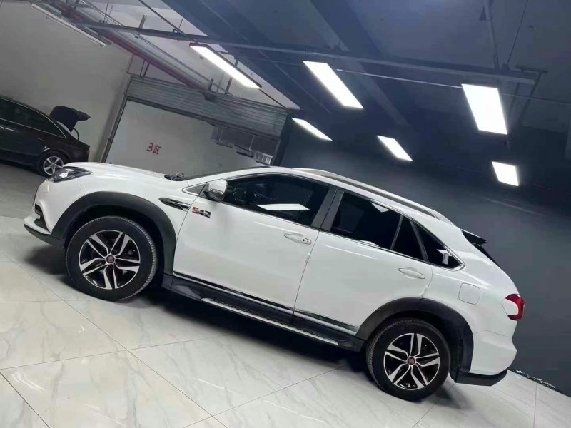 成都15年比亚迪唐3