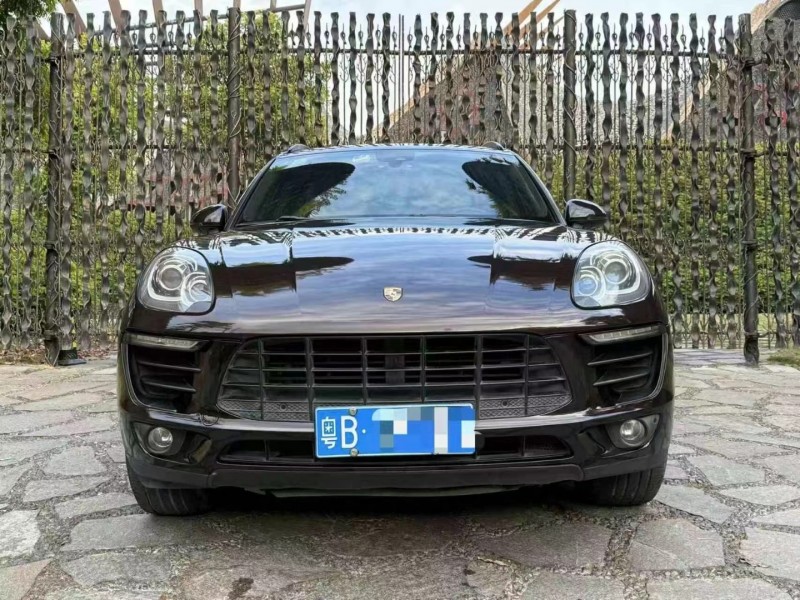 广州16年保时捷Macan1