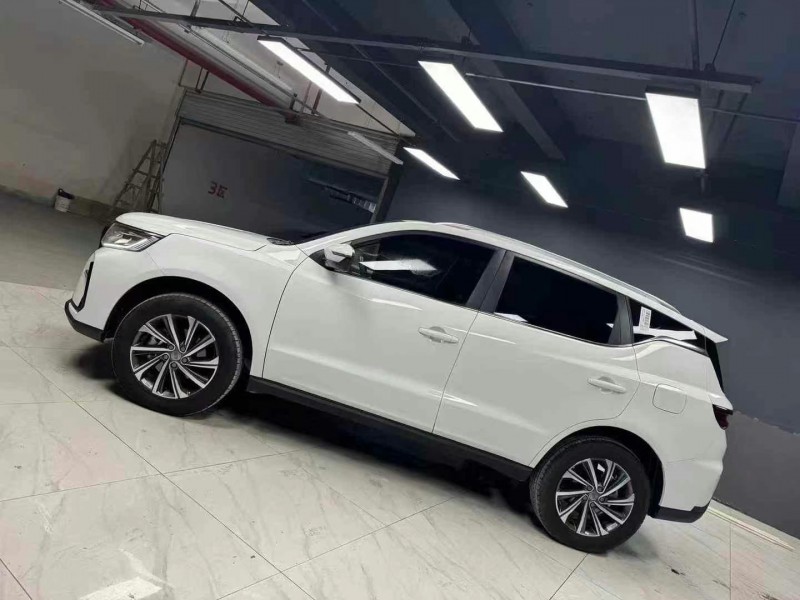 成都23年吉利远景3