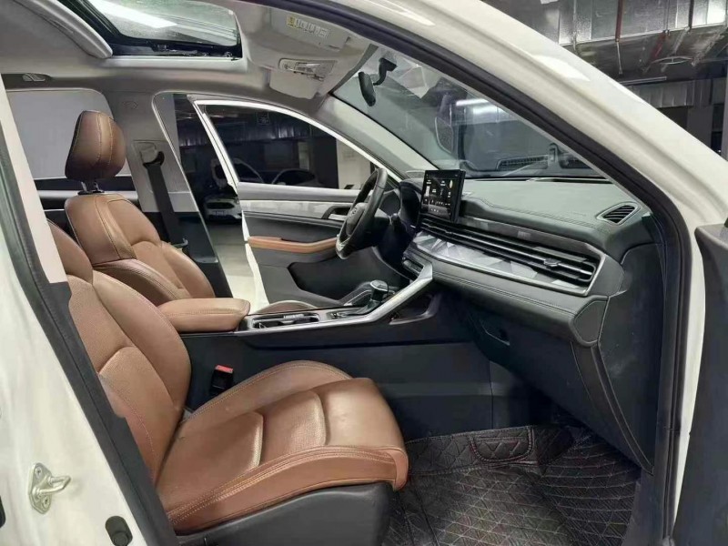 成都23年吉利远景5