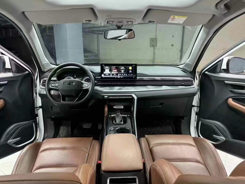 成都23年吉利远景7