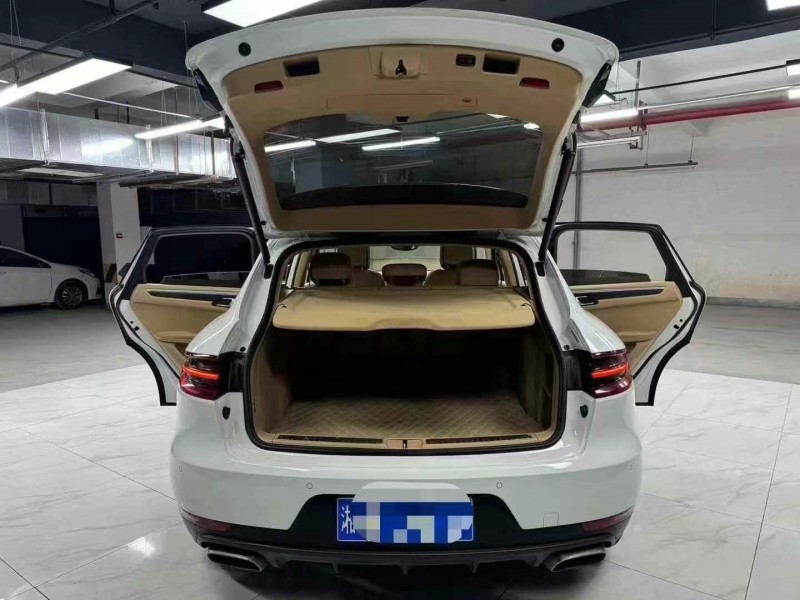 成都18年保时捷Macan8
