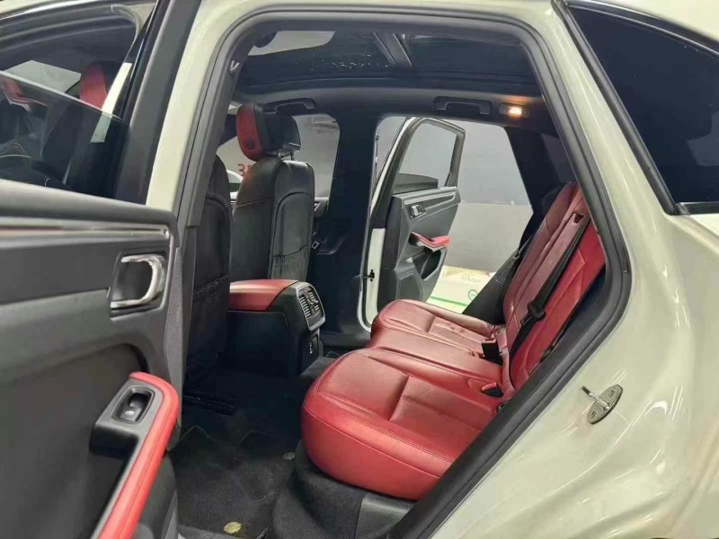 成都19年保时捷Macan8