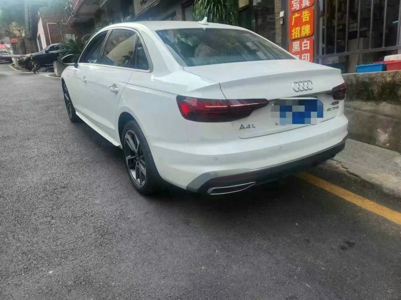 济宁24年奥迪A4L2